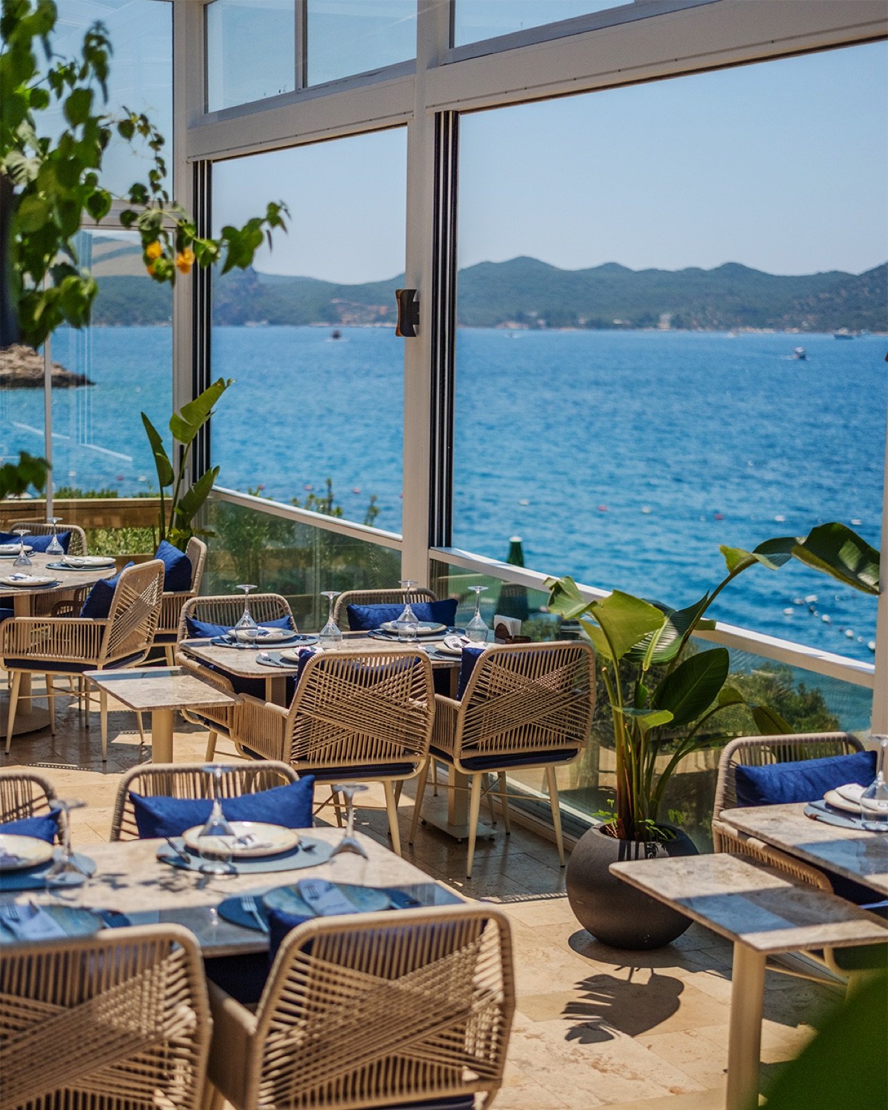 Hikaye Kaş — deniz manzaralı salon